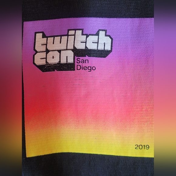 Twitch Con 2019 Calvin Klein sweater - Picture 3 of 5